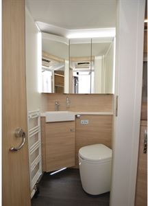 The Frankia Titan Next I 790 GD A-class motorhome washroom
