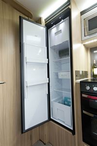 The fridge capacity is 140 litres