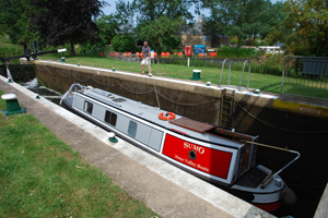 Watch boats coming through the locks at Yarwell Mill