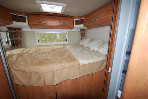 Fixed Double Bed Motorhome Layouts, Motorhome With King Size Bed Uk