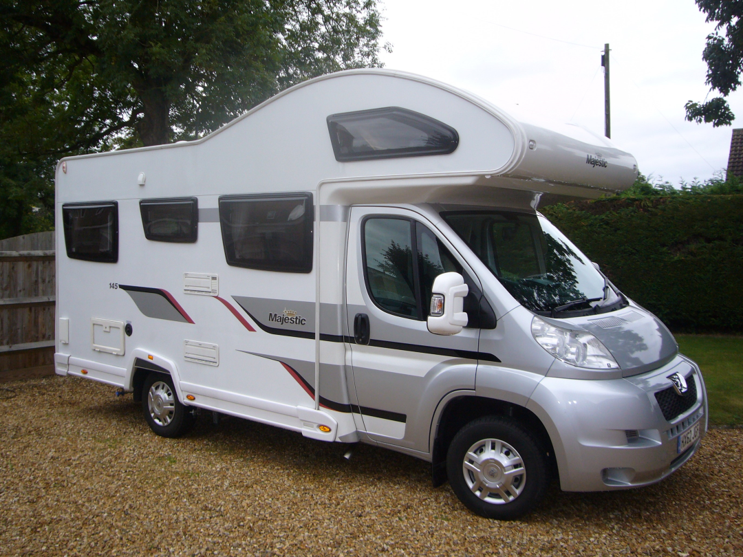 Rear Lounge Motorhome Layouts - Buyers Guide - New & Used Motorhome ...